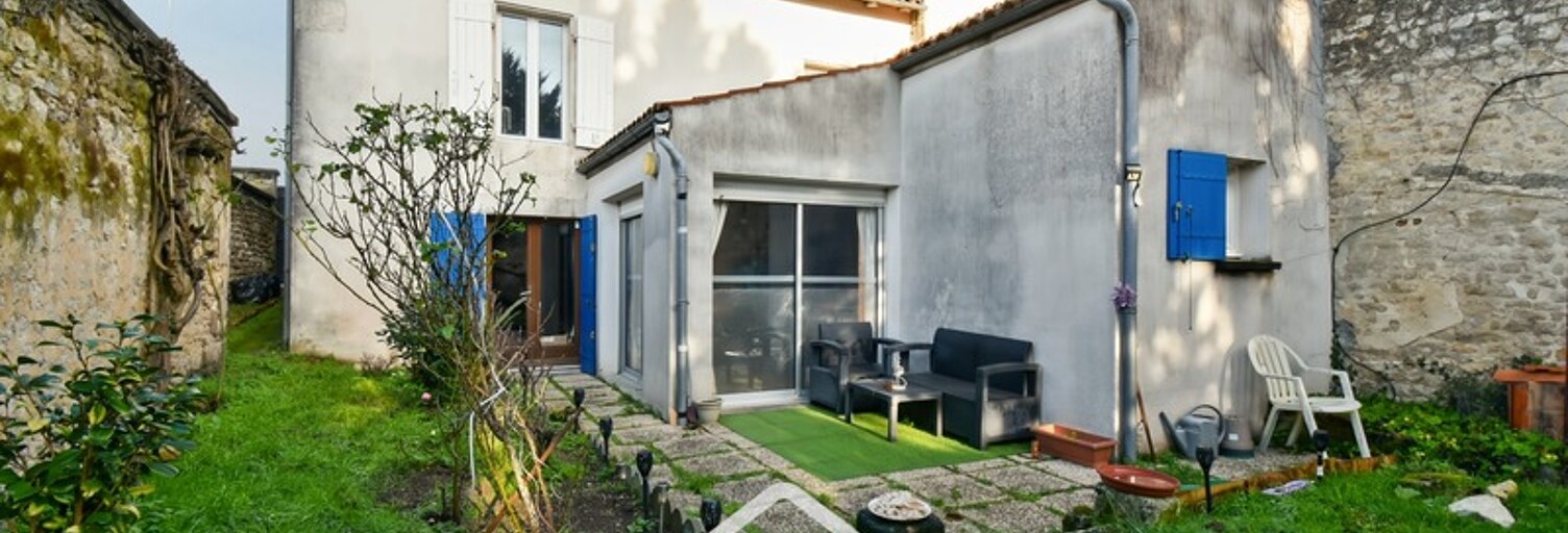 Maison 4 Pièces 103 m² à vendre à Saint-Jean-d'Angély (17400)