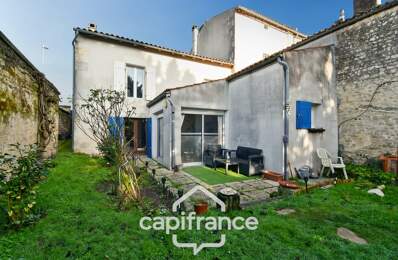 Maison à vendre 4 pièces SAINT JEAN D'ANGELY (17) avec jardin et garage — photo du bien