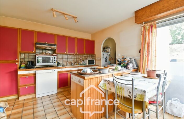 Maison à vendre 4 pièces SAINT JEAN D'ANGELY (17) avec jardin et garage — photo 2
