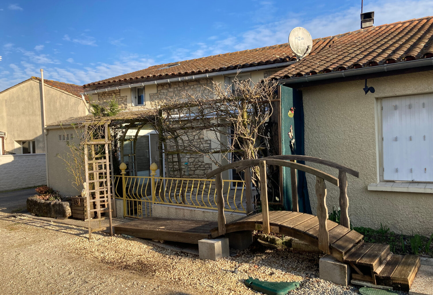 Dpt Charente Maritime (17), à vendre Sainte-Radegonde, maison P4, 113 m² — photo 1