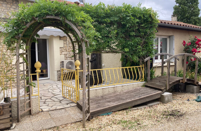 Dpt Charente Maritime (17), à vendre Sainte-Radegonde, maison P4, 113 m² — photo 2