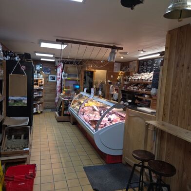 Commerce  257600 €