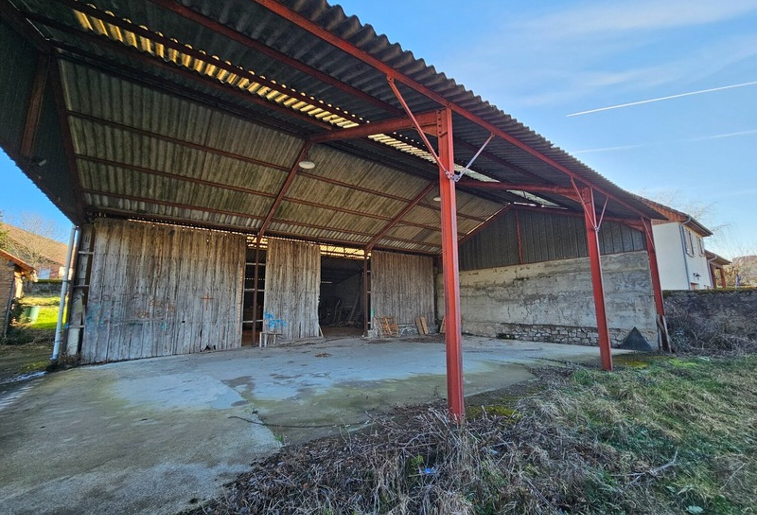 Bâtiment avec auvent SAULIEU (21210) sur terrain de 1405m² — photo 1