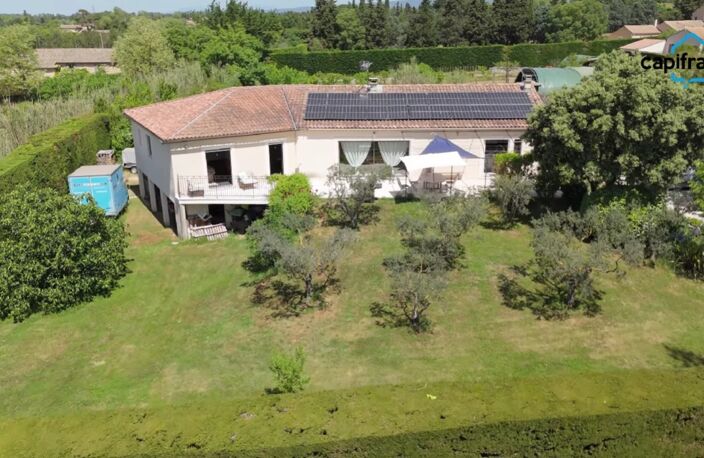 LES TAILLADES, maison individuelle de plain pied  de 210 m2, en campagne,  4 chambres, sur un terrain de 2900 m2 environ, piscinene — photo 3