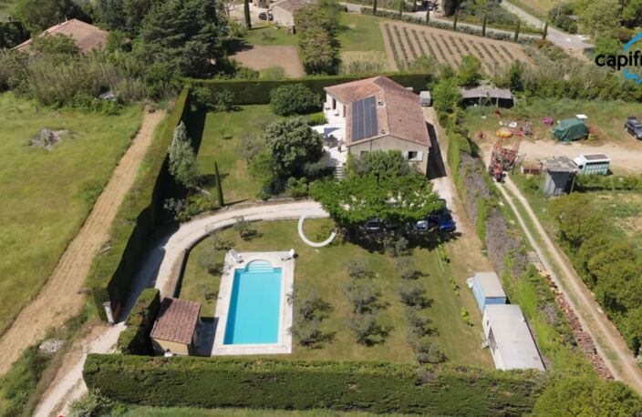 LES TAILLADES, maison individuelle de plain pied  de 210 m2, en campagne,  4 chambres, sur un terrain de 2900 m2 environ, piscinene — photo 4