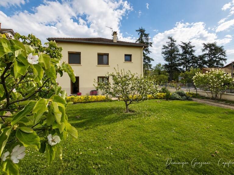 RETOURNAC CENTRE .Maison avec jardin proche de toutes commodités! — photo 1
