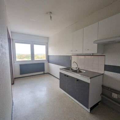 Appartement 4 pièces 379 €