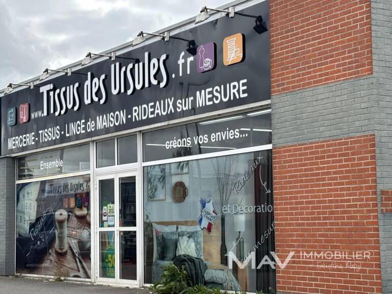 AIRE-SUR-LA-LYS - LOCAL COMMERCIAL - ZONE COMMERCIALE DU VAL DE LYS — photo 1