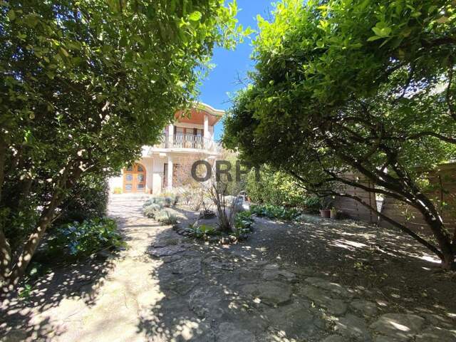 Rare sur le marché, maison de ville avec du cachet, jardin, garage et dépendances  ! — photo du bien
