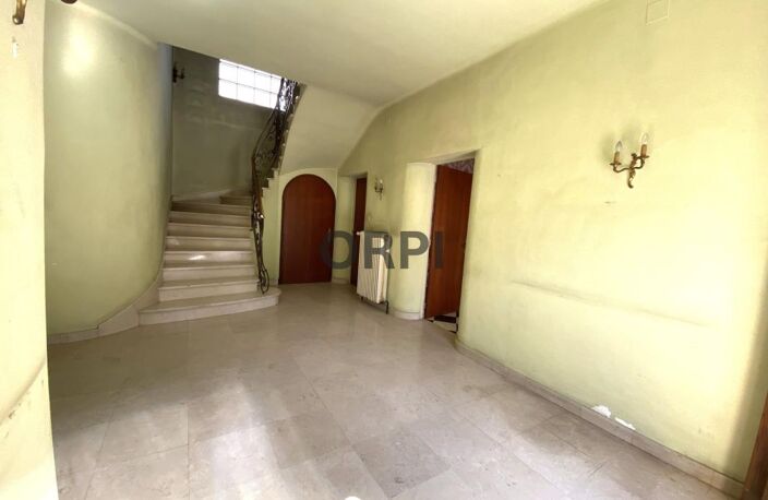 Rare sur le marché, maison de ville avec du cachet, jardin, garage et dépendances  ! — photo 5