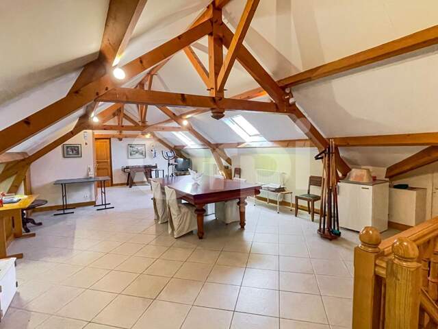 Maison À Vendre Maison en Pierre de 323 m² habitable — photo du bien