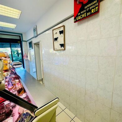 Commerce  220000 €