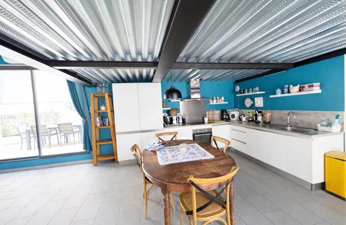 Duplex esprit loft de 75 m2 avec garage & 2 terrasses QUARTIER ARÈNES — photo 4
