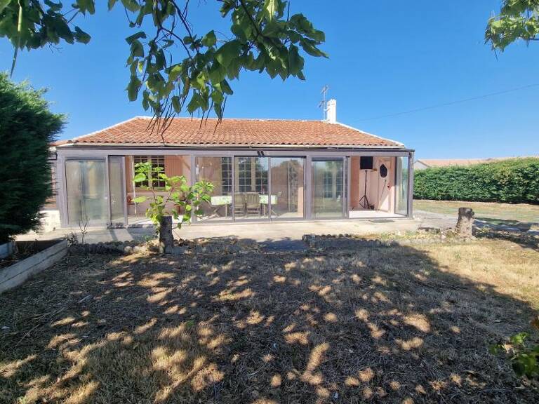 Maison 131 m² sur 8 769 m² de terrain — photo 1