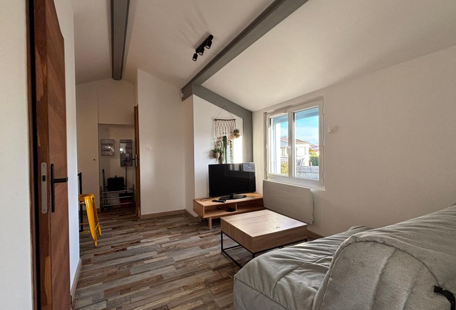 BOURCEFRANC-LE-CHAPUS – Appartement T2 rénové avec garage — photo 1