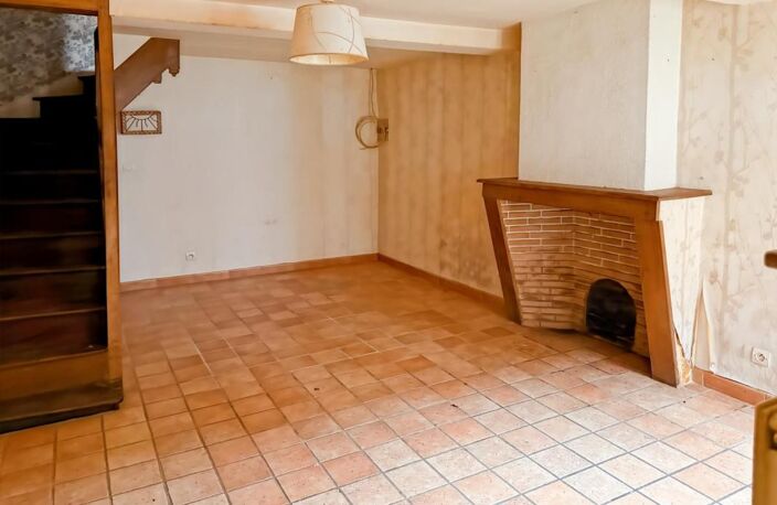 Maison T3 avec cour, garage, dépendance et jardin à Renwez — photo 5