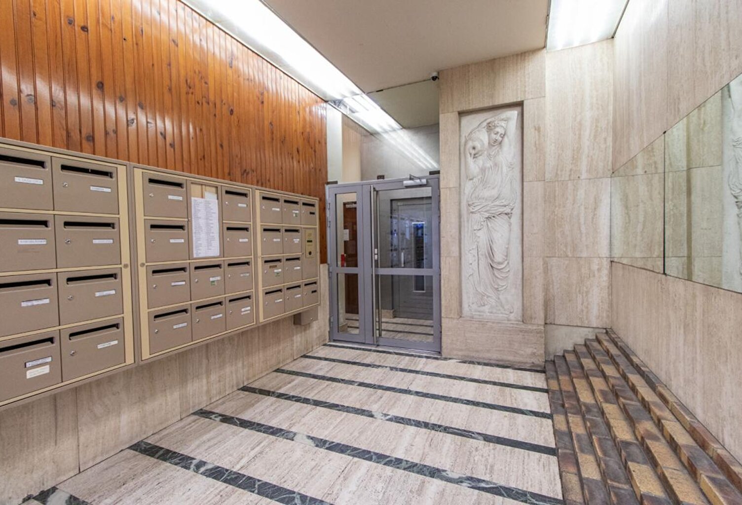75018 / LA CHAPELLE, Parking sécurisé — photo 1