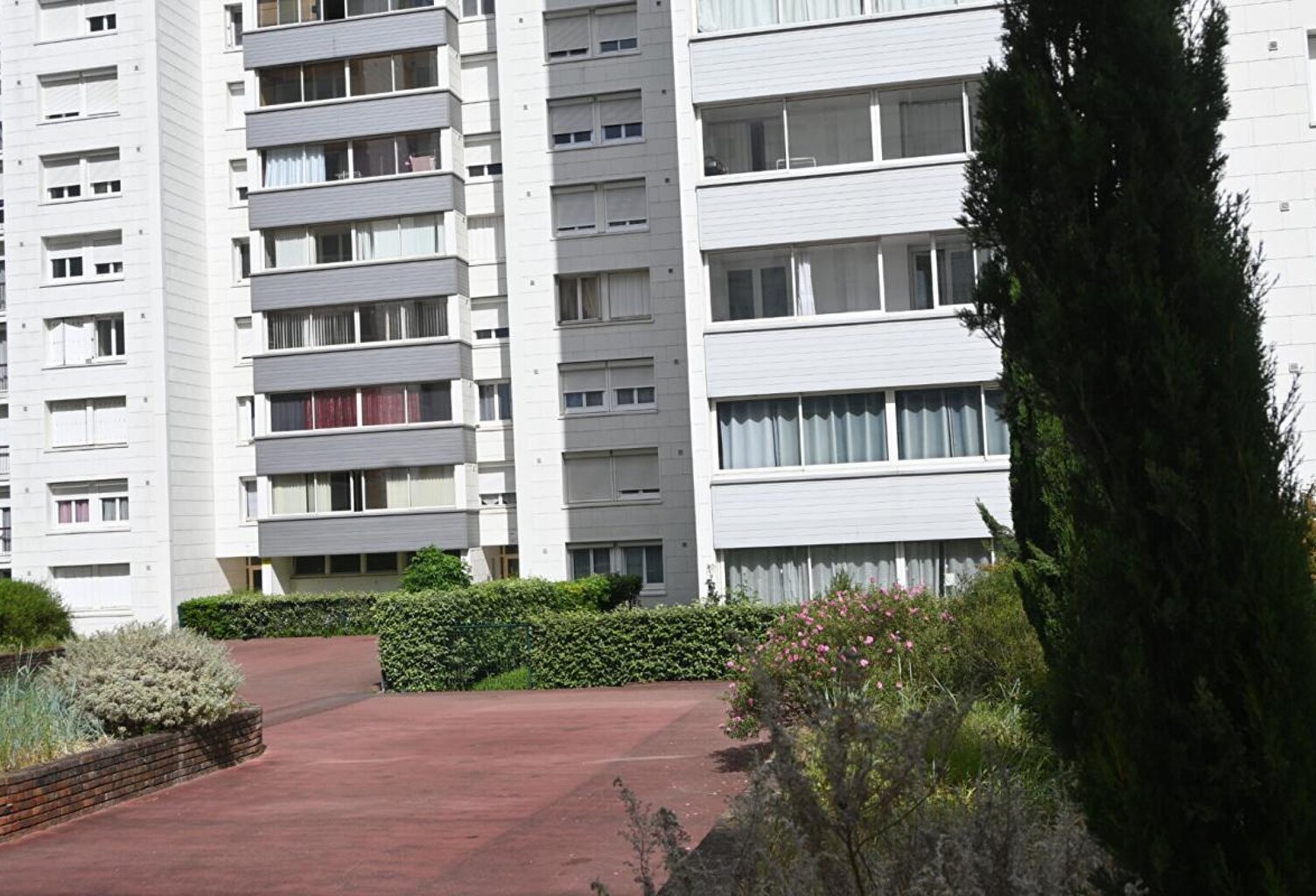 A VENDRE APPARTEMENT TYPE 4 PRIX EXCEPTIONNEL  70180  EURO A SAINT PIERE DES CORPS — photo 1