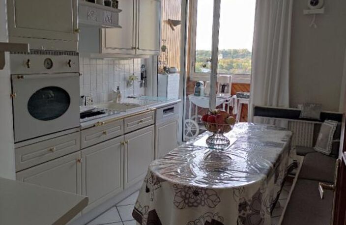 A VENDRE APPARTEMENT TYPE 4 PRIX EXCEPTIONNEL  70180  EURO A SAINT PIERE DES CORPS — photo 3