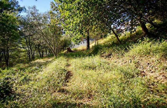 Terrain constructible Saint Martin Du Var 1129 m2, vue dégagée — photo 2