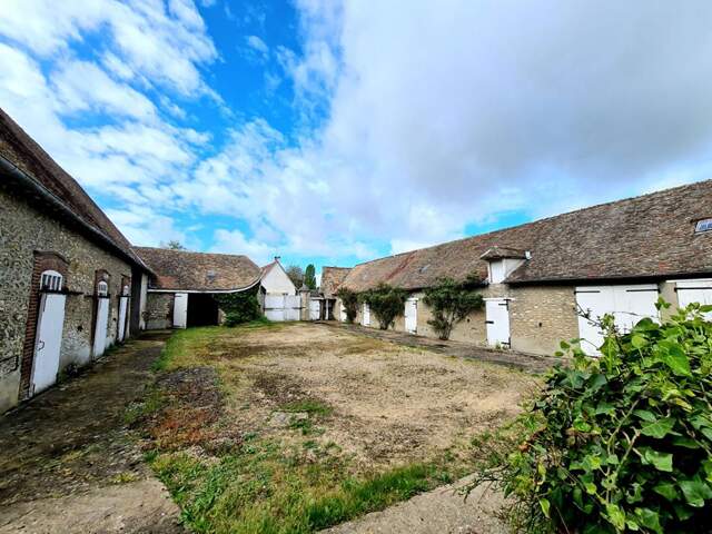 Vesly - 2 Belles granges : une écurie et une ancienne grange dimière sur 1.200 m2 de terrain plat  - Prix : 243.500 — photo du bien