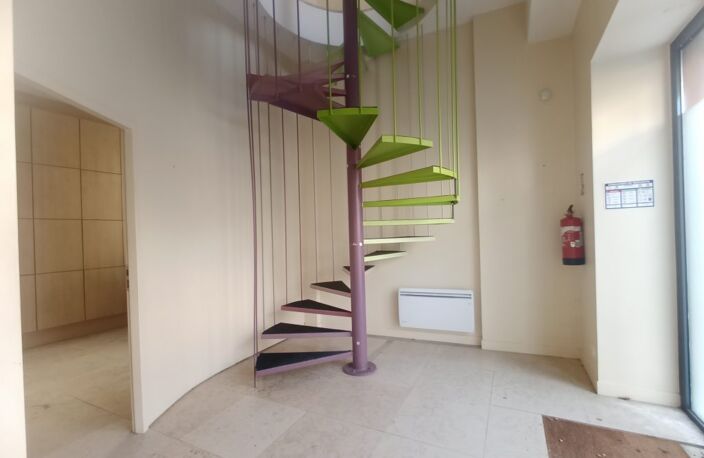 A LOUER Local professionel ST PONS DE THOMIERES 34220 — photo 2