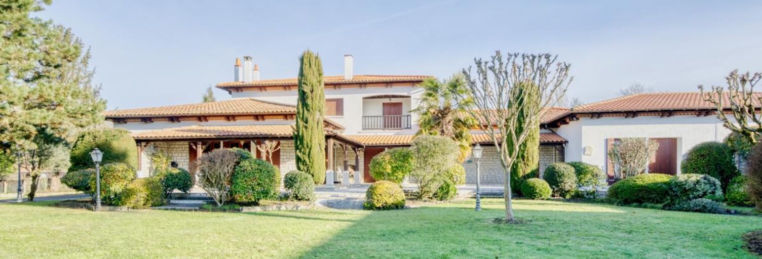 Maison 11 Pièces 600 m² à vendre à Fontcouverte (17100)