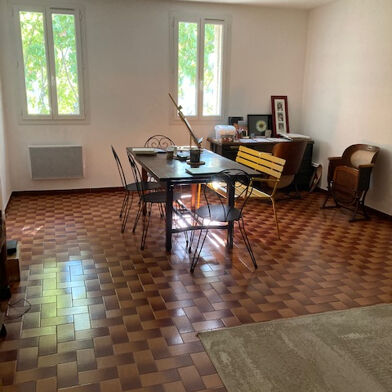 Appartement 4 pièces 825 €