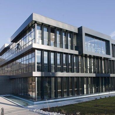 Bureau 12 pièces 3246 €