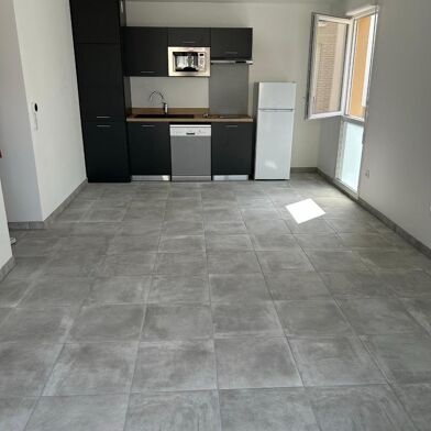 Appartement 2 pièces 835 €