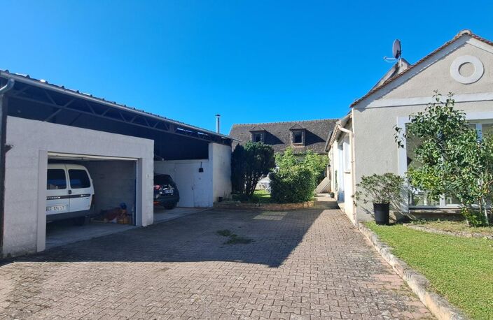 Spacieuse maison familiale 7 pièces, avec garages et jardin. — photo 3