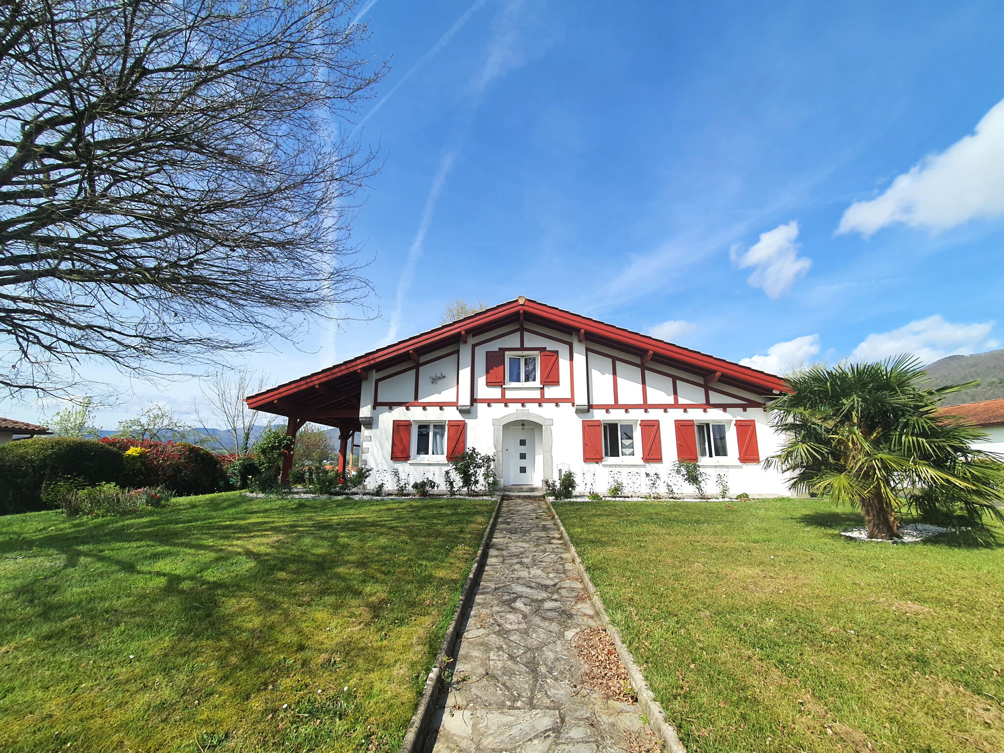 Villa / Maison  T5 à louer Saint-Jean-le-Vieux 64220