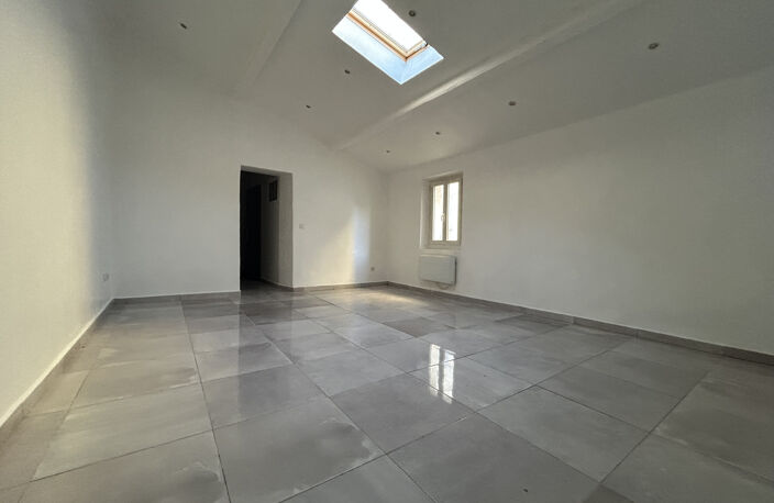 Appartement T2 rénové - dernier étage - 48m2 - IDEAL INVESTI — photo 2