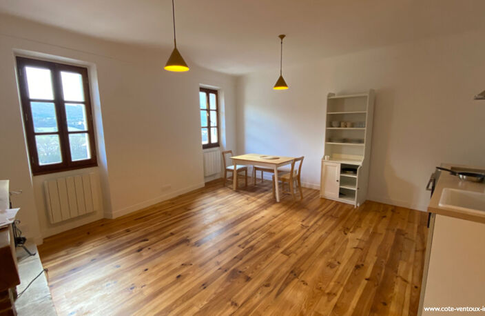 IMMEUBLE DE CARACTÈRE AU COEUR DE MONTBRUN-LES-BAINS — photo 2