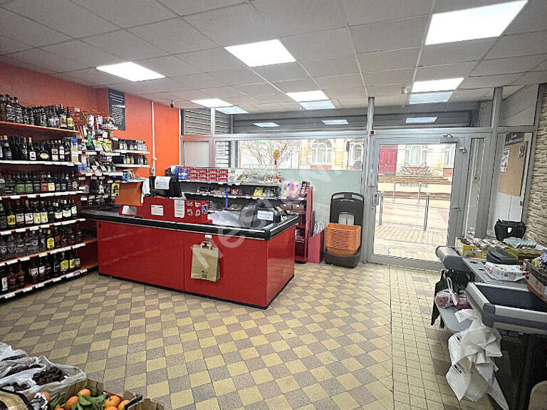 MONTCORNET : Local commercial (supérette) + Appartement — photo 1