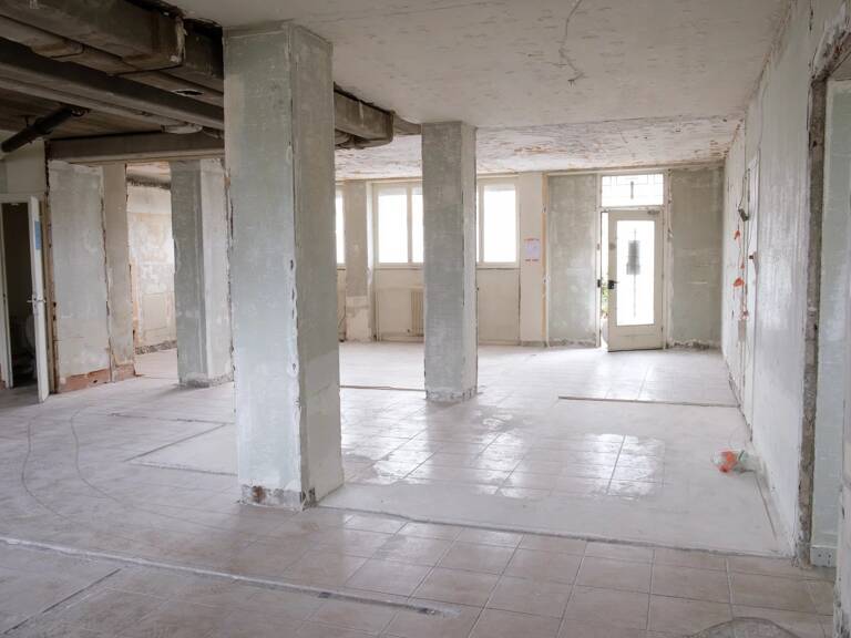MUR A VENDRE  140 m² — photo 1