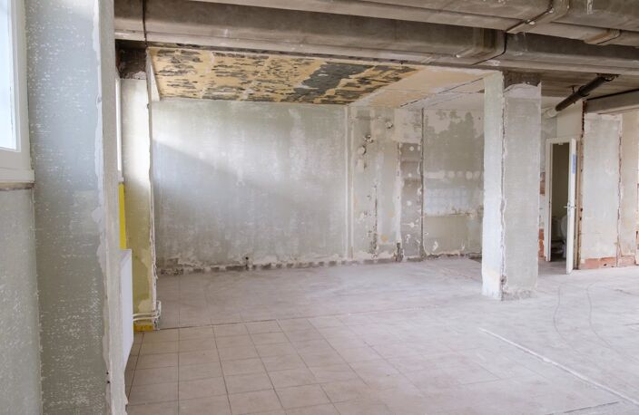 MUR A VENDRE  140 m² — photo 2