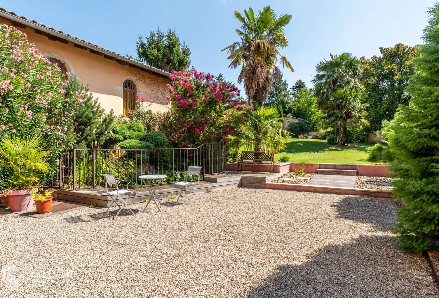 MAISON D'EXCEPTION 250M2 HYPER CENTRE FAREINS — photo 1