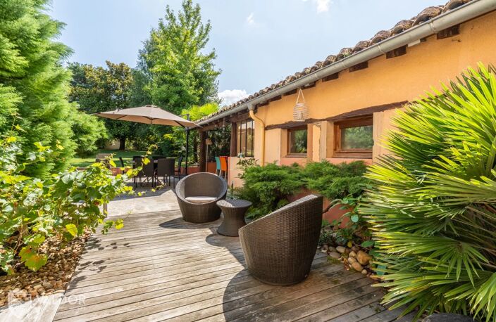 MAISON D'EXCEPTION 250M2 HYPER CENTRE FAREINS — photo 3