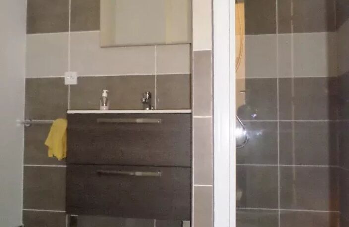 Proche  hospital Ajaccio location T2 vide 42 m² — photo 5