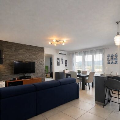 Appartement 4 pièces 257145 €