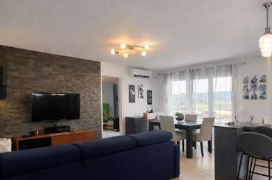 Appartement 4 pièces 257145 €