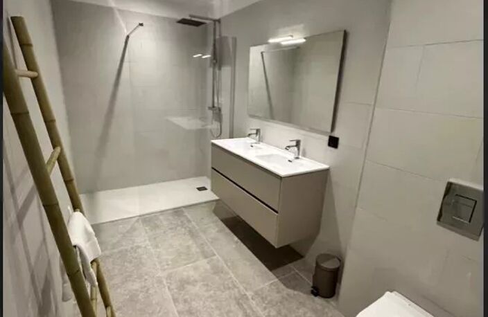 Appartement GRAND T2 avec terrasse vue panoramique — photo 3