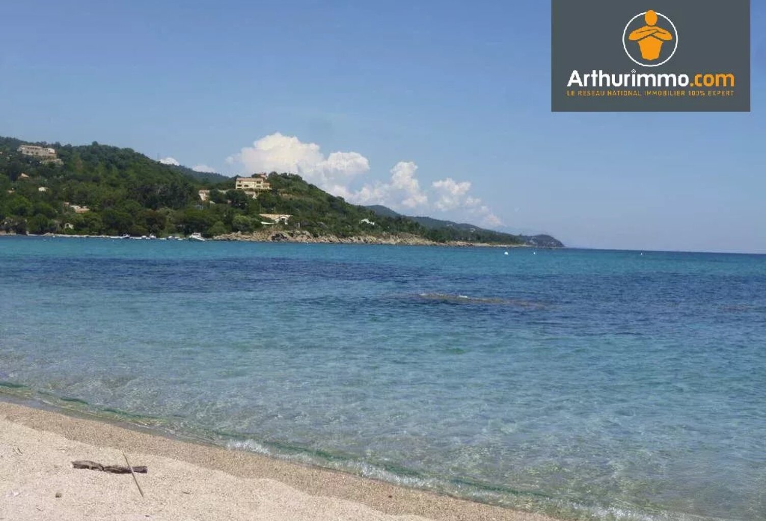 VILLA PIEDS DANS L'EAU - CORSE DU SUD — photo 1