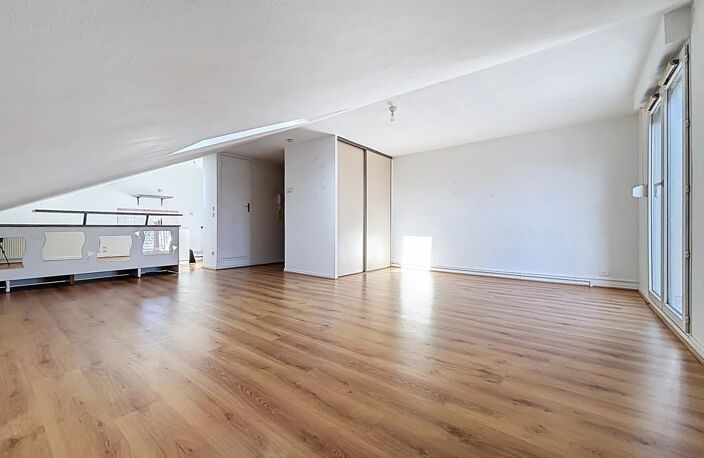 Studio 31 m2 lumineux avec balcon- Evry-Courcouronnes - Box fermé - Proche commodités — photo 2