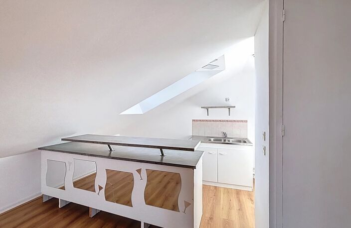 Studio 31 m2 lumineux avec balcon- Evry-Courcouronnes - Box fermé - Proche commodités — photo 4