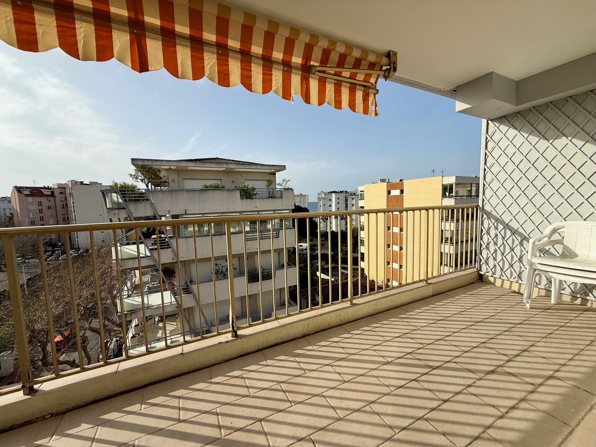 CANNES ARRIERE CROISETTE 3/4 P 95 M² D'ANGLE TRIPLE TERRASSES