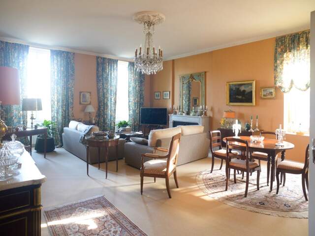 Appartement de 6 Piéces hyper centre de CHATELLERAULT à 1h20 de PARIS enTGV — photo du bien