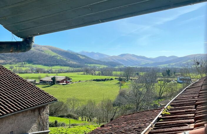 Découvrez cette superbe maison entièrement rénovée, prête à accueillir votre nouveau projet de vie. — photo 2