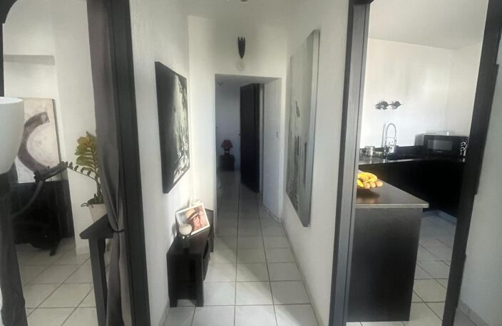 Découvrez cette superbe maison entièrement rénovée, prête à accueillir votre nouveau projet de vie. — photo 3